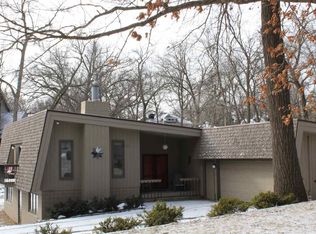 1915 Timber Dr, Cedar Falls, IA