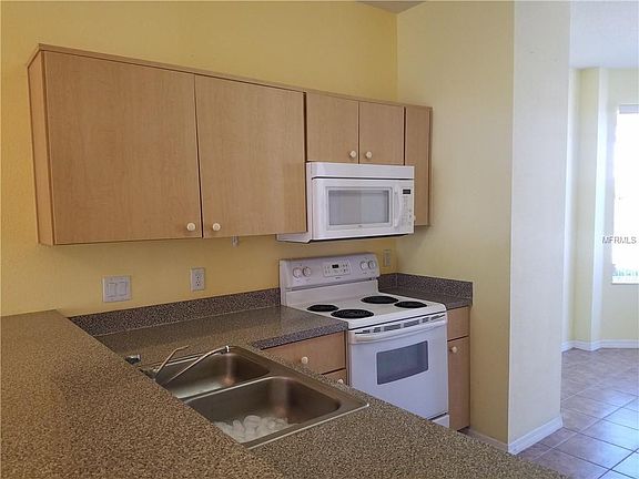 White Kitchen Appliances