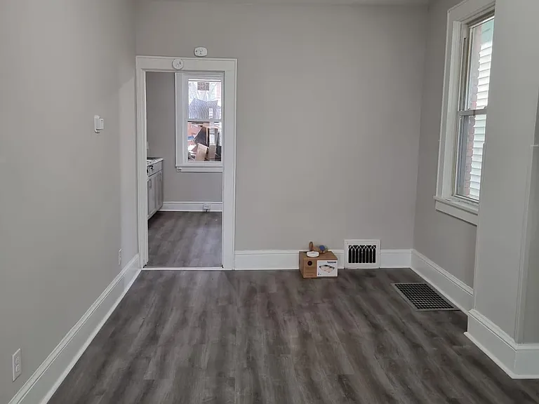 252 N Pennsylvania Ave — Photo 14