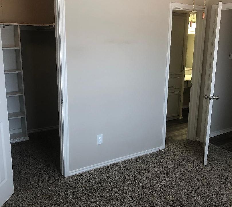 1st image of 1105 Amherst Dr #2012
