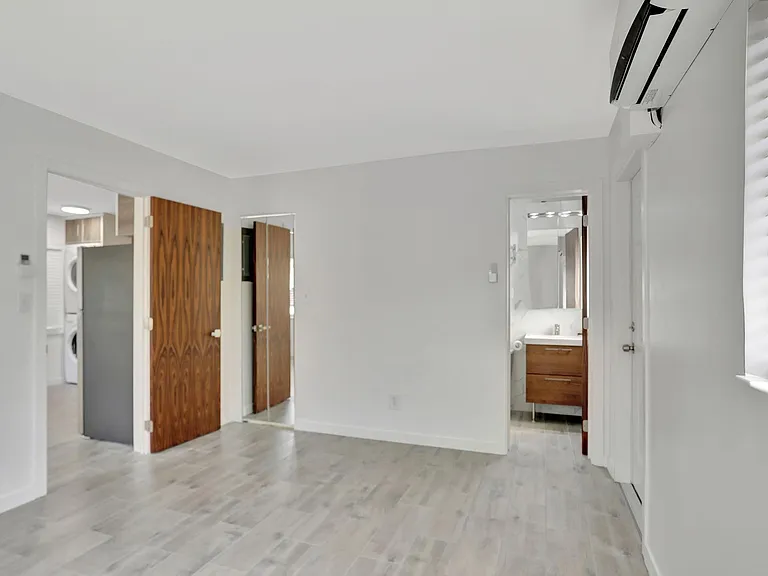 1000 SW 30th St #1 — Photo 10