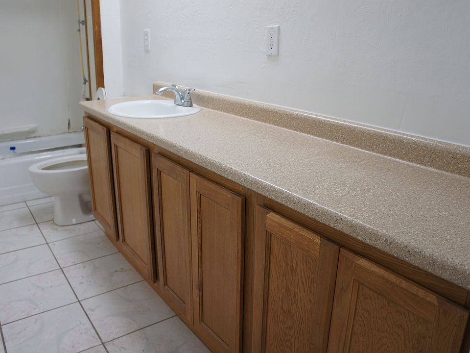 2nd image of 192 Green St APT 1