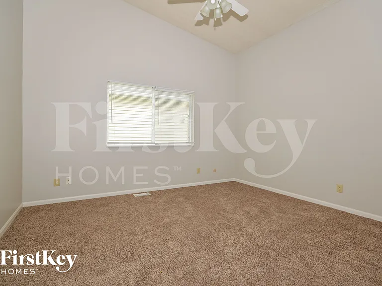 4030 Harmony Dr — Photo 10
