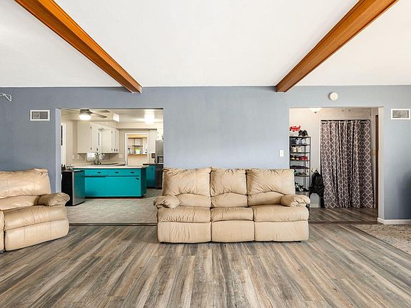 4th image of 684 S 6th AVENUE