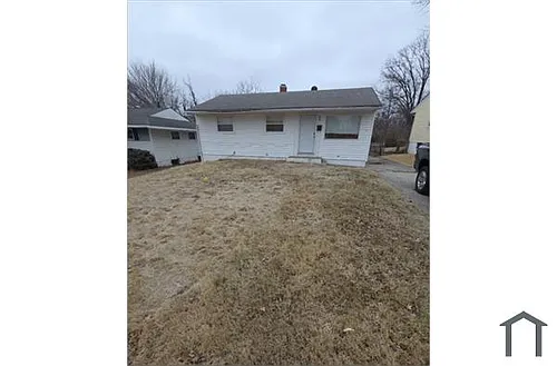 225 Ben Nevis Rd Photo 1