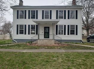 406 S 2nd St, Oregon, IL 61061