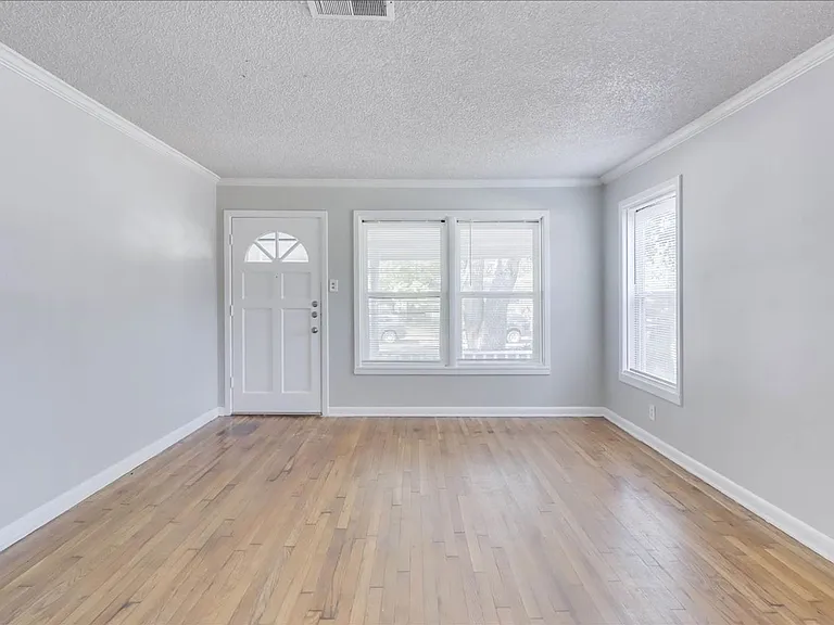 6046 Hugo Dr — Photo 11