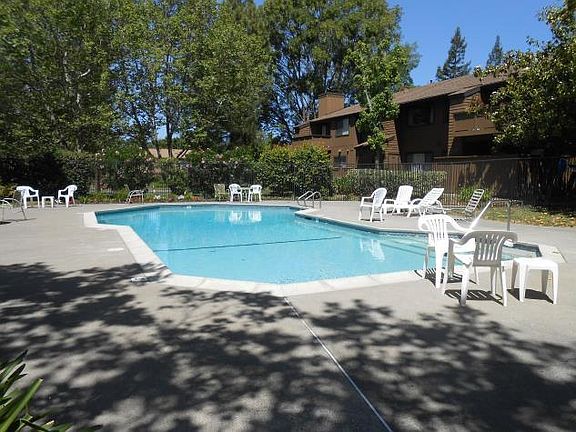 5th image of 464 Bernice Ln