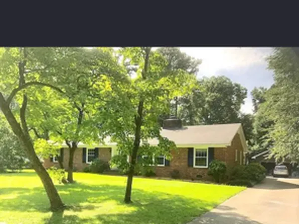 1904 Bingham Dr, Tarboro, NC 27886