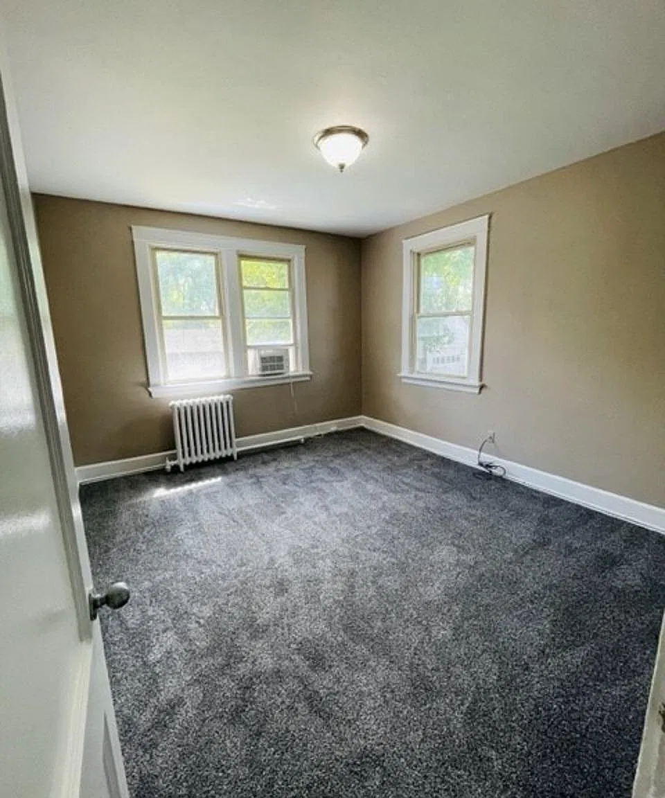 2 bed, 1100 sqft, $1,275 — Photo 2