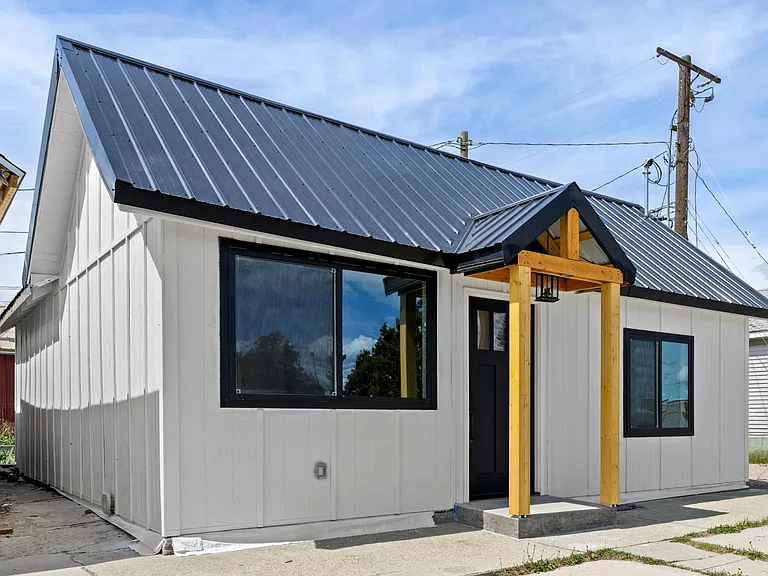 210 Monroe St — Photo 23