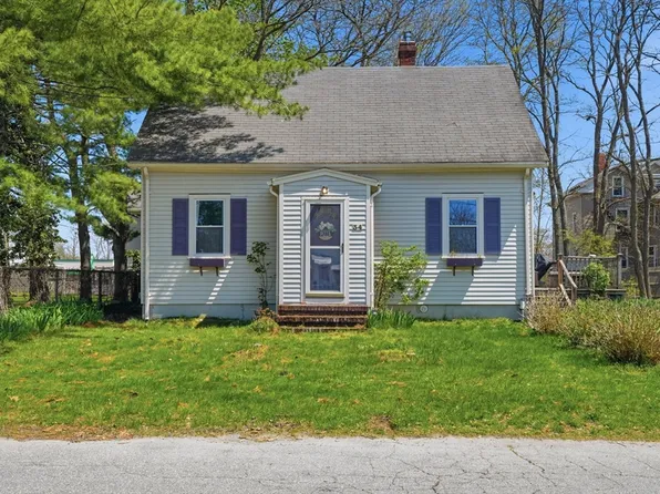34 Plympton St, New Bedford, MA 02745