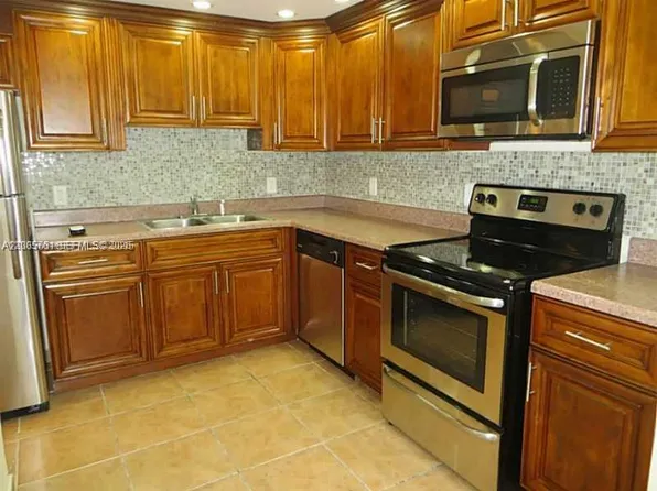 2025 NE 164th St, North Miami Beach, FL