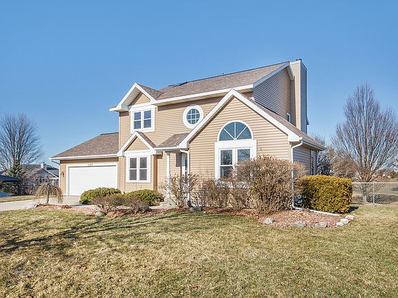 2nd image of 2277 Spyglass Dr SE