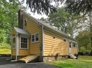 8 Wolfpit Ln, Wilton, CT 06897