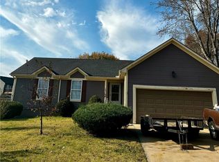 13704 Bennington Ave, Grandview, MO 64030