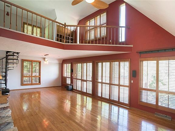 5th image of 4081 Woodside Dr