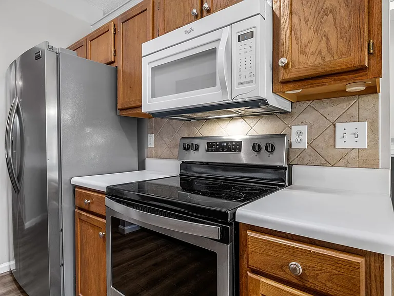 17 Waterfield Ct — Photo 8