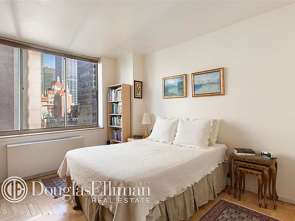 3rd image of 232-236 E 47th St #20F