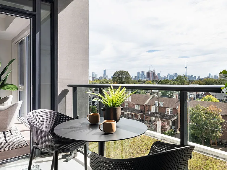 740 Dupont St — Photo 12