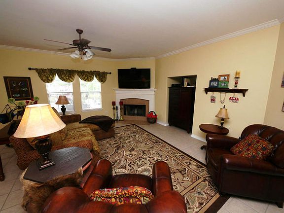 5th image of 7618 Outreau Dr
