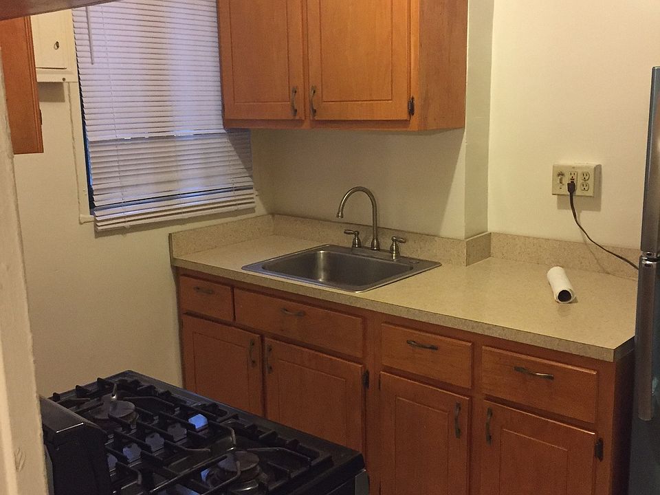 2nd image of 1439 Metropolitan Ave #4th
