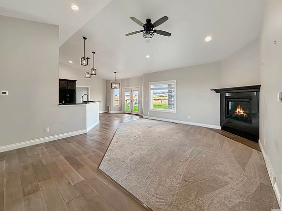 3rd image of 47 Timber Canyon Rd