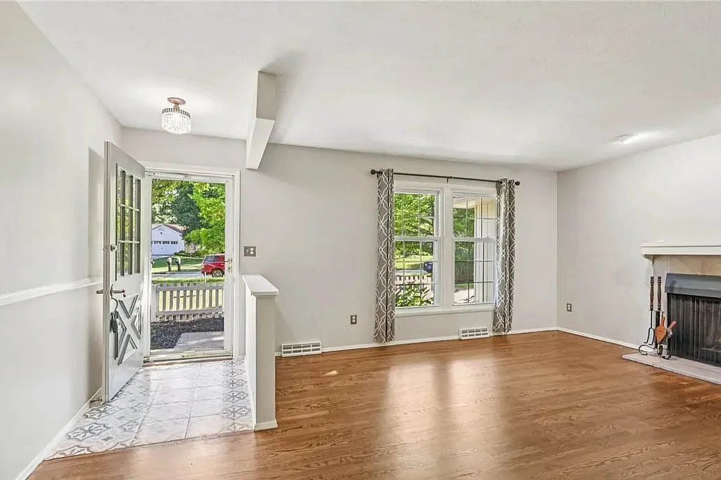 244 Atterbury Blvd — Photo 3