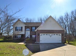 5602 Strike The Gold Dr, Burlington, KY 41005