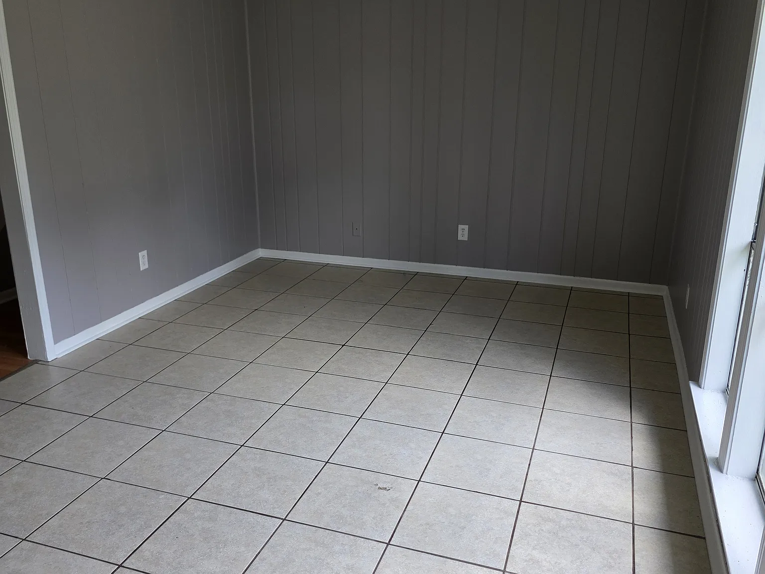 3 bed, 2.5 bath, 1800 sqft, $1,800 — Photo 4