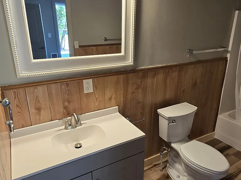 115 Charlotte St NE — Photo 13