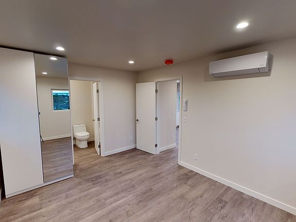 5th image of 172 C Ave Unit 6
