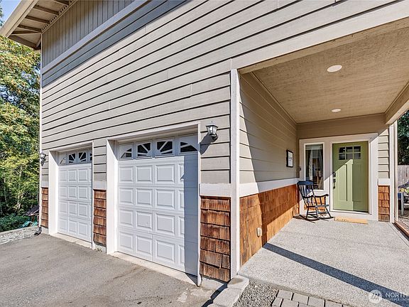 3rd image of 6110 Lakemont Lane
