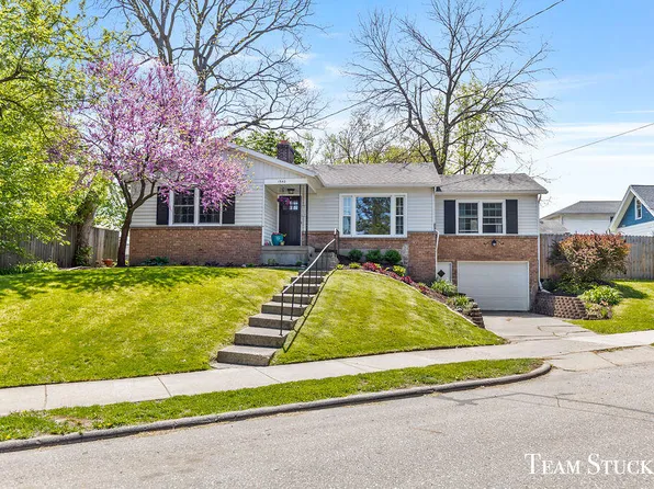 1540 Lyon St NE, Grand Rapids, MI 49503