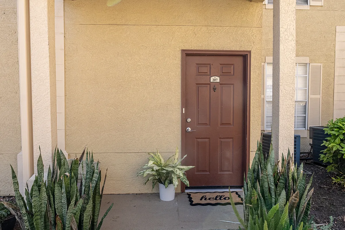 Building Photo - 839 Grand Regency Point #207