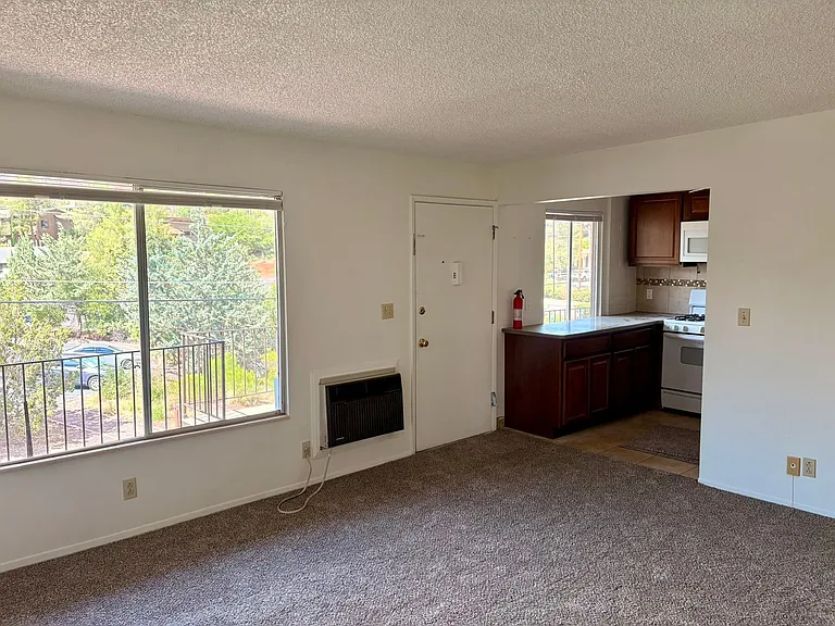 390 Cedar St #19 — Photo 5