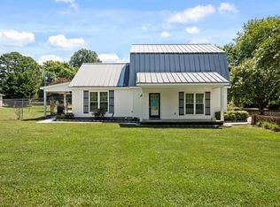 10 Montclair Dr, Killen, AL 35645