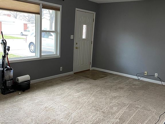 2nd image of 1418 N Blackburn Ave