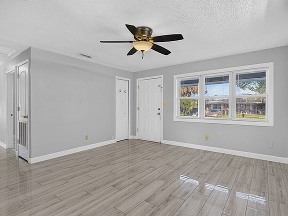 5th image of 442 Ameca Ave