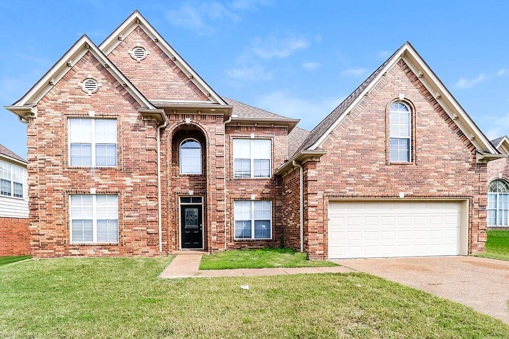 4 bed, 2.5 bath, 2279 sqft, $2,270 — Photo 1