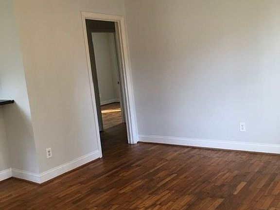 3rd image of 102 Farmview St