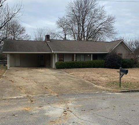 2nd image of 919 Poplarville St