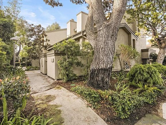 3rd image of 3211 Caminito Eastbluff Unit 11
