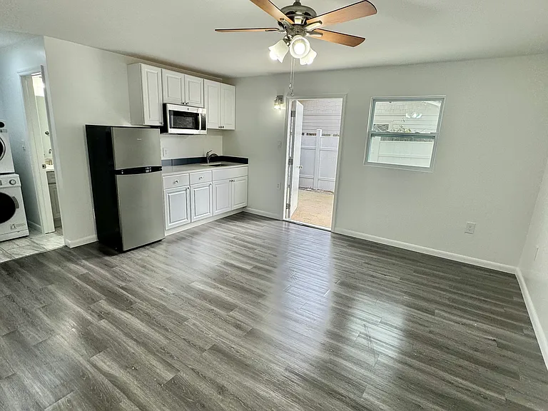 2045 Derringer Rd — Photo 23