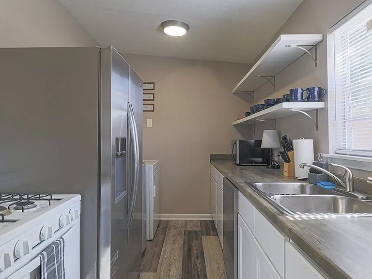 Curcor Dr — Photo 2