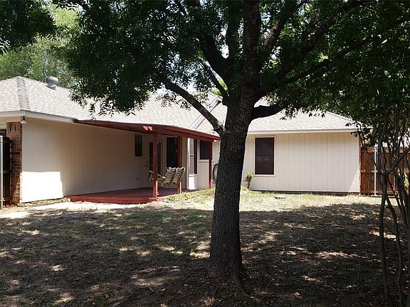 4th image of 202 S Alder Dr