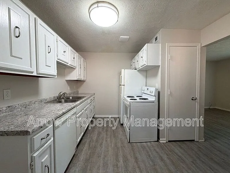 922 A St #5 — Photo 1