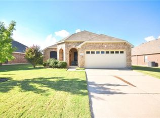 218 Bison Meadow Dr, Waxahachie, TX 75165
