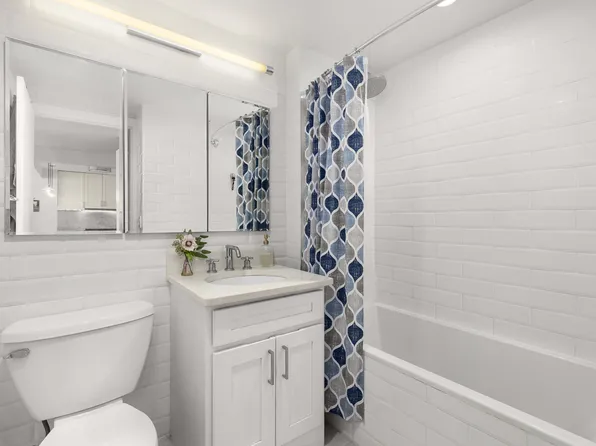 1330 Fifth Avenue image 5 of 11