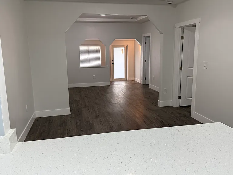 12980 NE 10th Ave — Photo 20